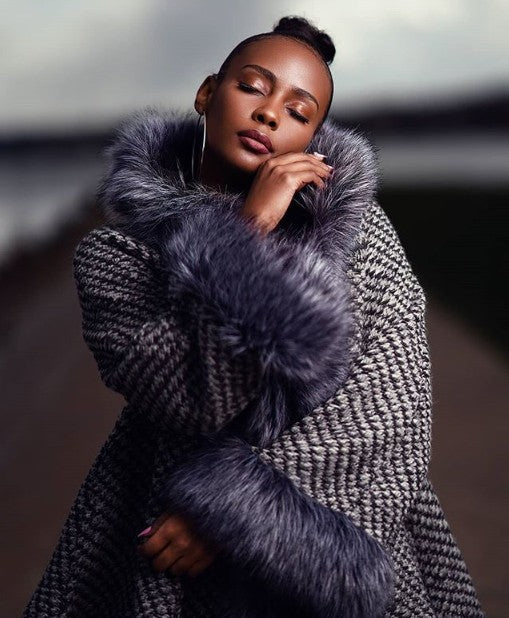 Kürk Modası: Zamansız Bir Güç Gösterisi mi, Stil Tercihi mi?